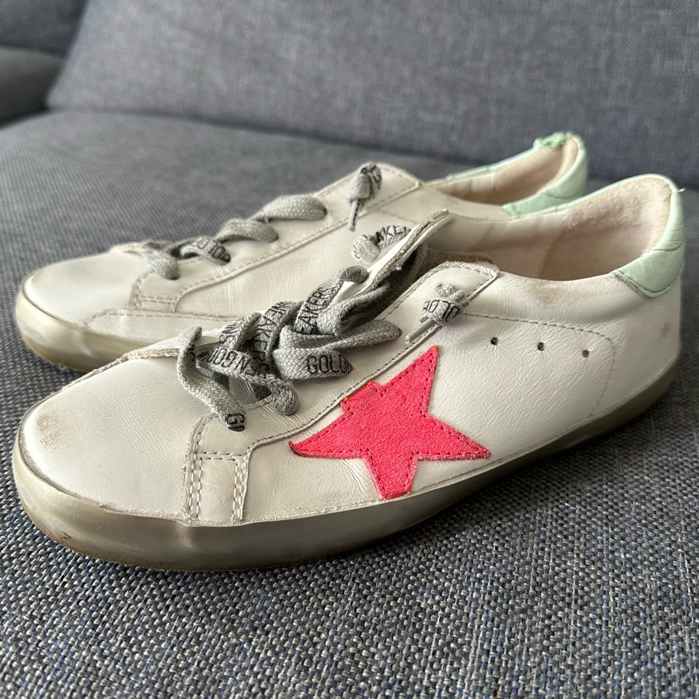 GOLDEN GOOSE
